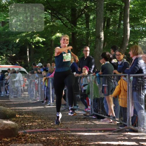 28.09.2025 - 33. Volkslauf durch das schöne Alstertal Strokosch-Dieckow http://msf.ph/oto/8962196 28.09.2025 10:57:24 Ziel 4080, 4125, 4129 meine-sportfotos.de