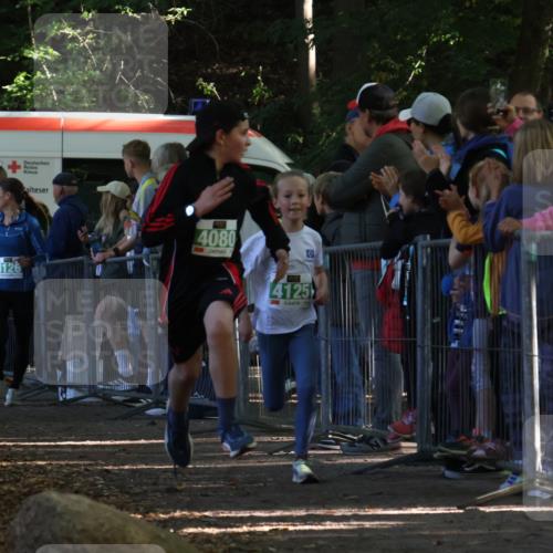28.09.2025 - 33. Volkslauf durch das schöne Alstertal Strokosch-Dieckow http://msf.ph/oto/8962217 28.09.2025 10:57:29 Ziel 4013, 4080, 4087, 4125, 4126, 4921 meine-sportfotos.de