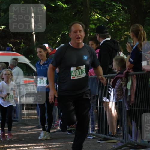 28.09.2025 - 33. Volkslauf durch das schöne Alstertal Strokosch-Dieckow http://msf.ph/oto/8962248 28.09.2025 10:57:33 Ziel 4013, 4080, 4087, 4088, 4119, 4125, 4126, 4920, 4921 meine-sportfotos.de