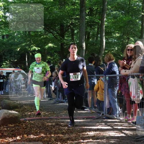 28.09.2025 - 33. Volkslauf durch das schöne Alstertal Strokosch-Dieckow http://msf.ph/oto/8962347 28.09.2025 10:57:41 Ziel 4088, 4103, 4119, 4920 meine-sportfotos.de