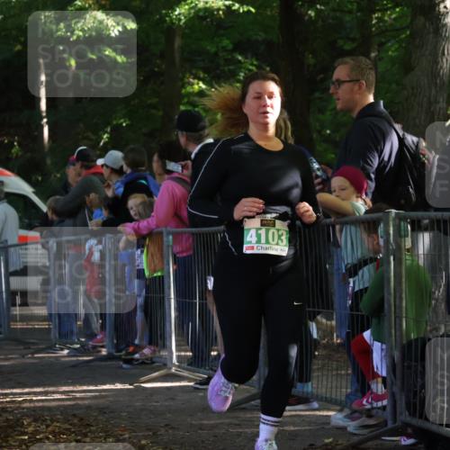28.09.2025 - 33. Volkslauf durch das schöne Alstertal Strokosch-Dieckow http://msf.ph/oto/8962381 28.09.2025 10:57:45 Ziel 4103, 4127 meine-sportfotos.de
