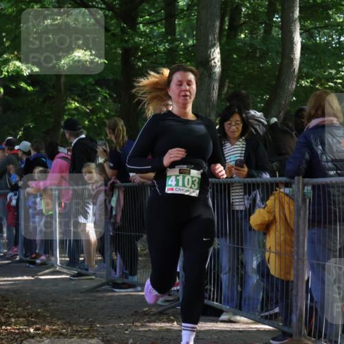 28.09.2025 - 33. Volkslauf durch das schöne Alstertal Strokosch-Dieckow http://msf.ph/oto/8962385 28.09.2025 10:57:46 Ziel 4103, 4127 meine-sportfotos.de