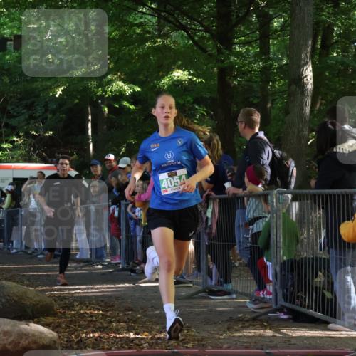28.09.2025 - 33. Volkslauf durch das schöne Alstertal Strokosch-Dieckow http://msf.ph/oto/8962469 28.09.2025 10:57:55 Ziel 4054, 4076 meine-sportfotos.de