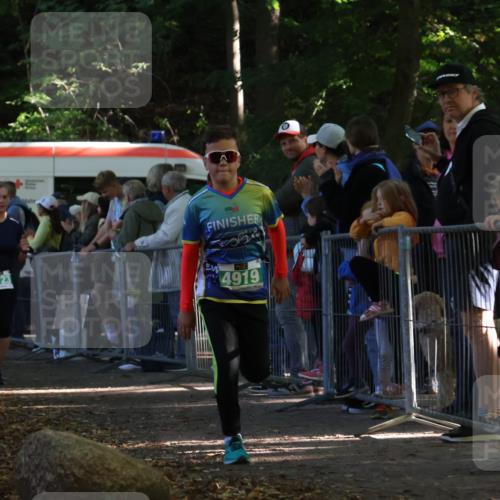 28.09.2025 - 33. Volkslauf durch das schöne Alstertal Strokosch-Dieckow http://msf.ph/oto/8962515 28.09.2025 10:58:07 Ziel 4123, 4156, 4919 meine-sportfotos.de