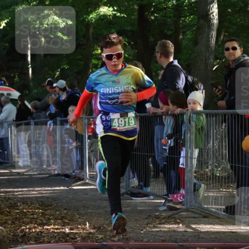 28.09.2025 - 33. Volkslauf durch das schöne Alstertal Strokosch-Dieckow http://msf.ph/oto/8962525 28.09.2025 10:58:08 Ziel 4105, 4123, 4156, 4919 meine-sportfotos.de