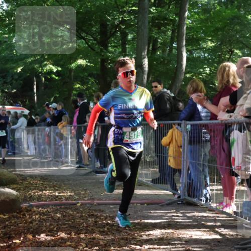 28.09.2025 - 33. Volkslauf durch das schöne Alstertal Strokosch-Dieckow http://msf.ph/oto/8962531 28.09.2025 10:58:09 Ziel 4090, 4091, 4105, 4122, 4123, 4156, 4919 meine-sportfotos.de