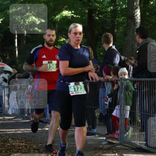 28.09.2025 - 33. Volkslauf durch das schöne Alstertal Strokosch-Dieckow http://msf.ph/oto/8962549 28.09.2025 10:58:12 Ziel 4090, 4091, 4105, 4122, 4123, 4156 meine-sportfotos.de