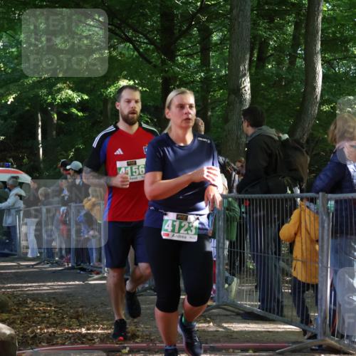 28.09.2025 - 33. Volkslauf durch das schöne Alstertal Strokosch-Dieckow http://msf.ph/oto/8962557 28.09.2025 10:58:13 Ziel 4090, 4091, 4105, 4122, 4123, 4156 meine-sportfotos.de