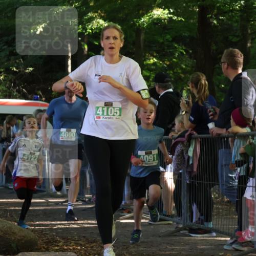 28.09.2025 - 33. Volkslauf durch das schöne Alstertal Strokosch-Dieckow http://msf.ph/oto/8962593 28.09.2025 10:58:16 Ziel 4090, 4091, 4105, 4122 meine-sportfotos.de