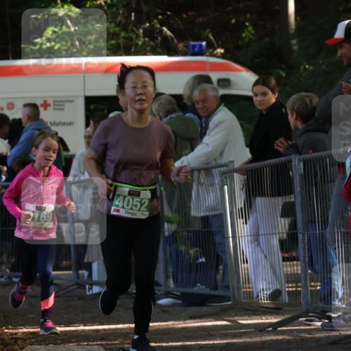 28.09.2025 - 33. Volkslauf durch das schöne Alstertal Strokosch-Dieckow http://msf.ph/oto/8962675 28.09.2025 10:58:34 Ziel 4052, 4169 meine-sportfotos.de