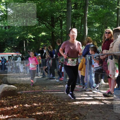28.09.2025 - 33. Volkslauf durch das schöne Alstertal Strokosch-Dieckow http://msf.ph/oto/8962704 28.09.2025 10:58:38 Ziel 4052, 4095, 4169 meine-sportfotos.de