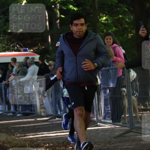 28.09.2025 - 33. Volkslauf durch das schöne Alstertal Strokosch-Dieckow http://msf.ph/oto/8962904 28.09.2025 10:59:52 Ziel 4028, 4099 meine-sportfotos.de