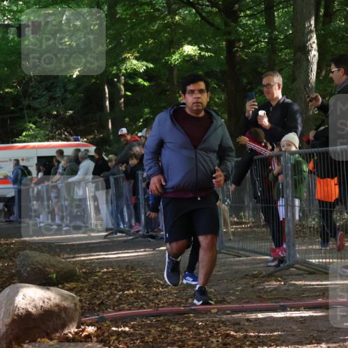 28.09.2025 - 33. Volkslauf durch das schöne Alstertal Strokosch-Dieckow http://msf.ph/oto/8962907 28.09.2025 10:59:52 Ziel 4028, 4099 meine-sportfotos.de