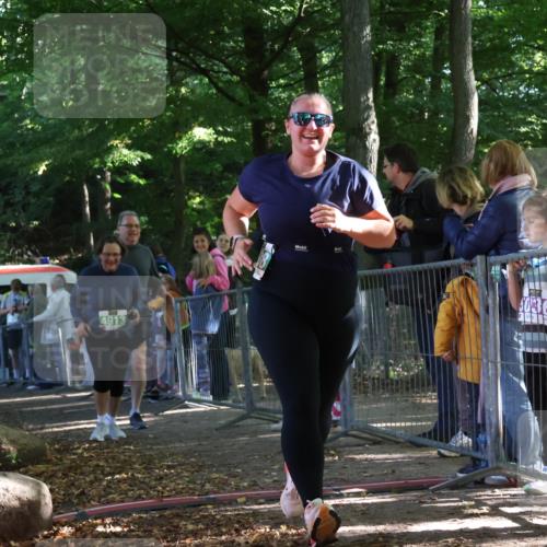 28.09.2025 - 33. Volkslauf durch das schöne Alstertal Strokosch-Dieckow http://msf.ph/oto/8962936 28.09.2025 11:00:08 Ziel 4098, 4170, 4913 meine-sportfotos.de