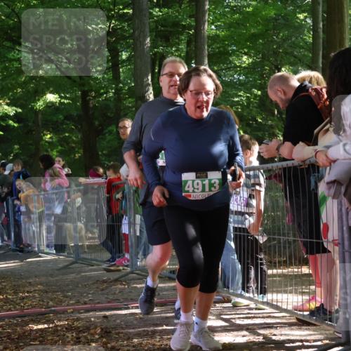 28.09.2025 - 33. Volkslauf durch das schöne Alstertal Strokosch-Dieckow http://msf.ph/oto/8962950 28.09.2025 11:00:11 Ziel 4170, 4913 meine-sportfotos.de