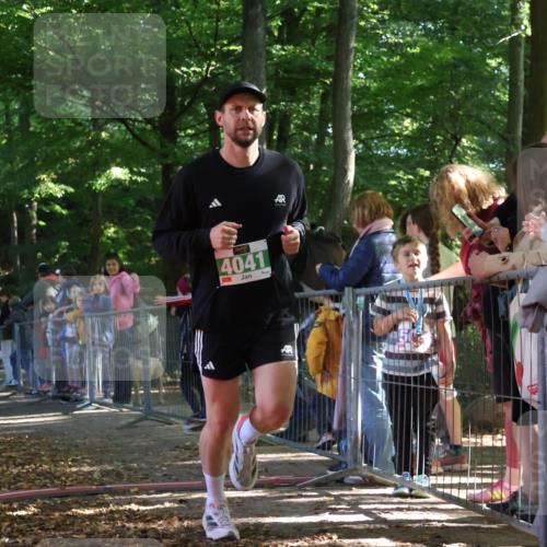 28.09.2025 - 33. Volkslauf durch das schöne Alstertal Strokosch-Dieckow http://msf.ph/oto/8962976 28.09.2025 11:00:35 Ziel 4041 meine-sportfotos.de