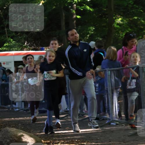 28.09.2025 - 33. Volkslauf durch das schöne Alstertal Strokosch-Dieckow http://msf.ph/oto/8962994 28.09.2025 11:01:10 Ziel 4070, 4086, 4171, 4174, 4178, 4179 meine-sportfotos.de