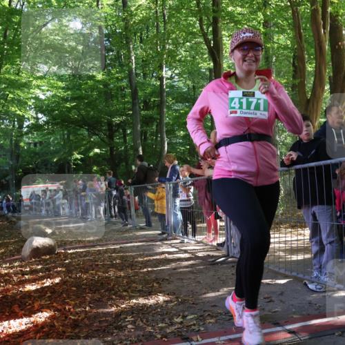 28.09.2025 - 33. Volkslauf durch das schöne Alstertal Strokosch-Dieckow http://msf.ph/oto/8963078 28.09.2025 11:01:18 Ziel 4171 meine-sportfotos.de