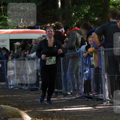 28.09.2025 - 33. Volkslauf durch das schöne Alstertal Strokosch-Dieckow http://msf.ph/oto/8963229 28.09.2025 11:02:36 Ziel 4183 meine-sportfotos.de