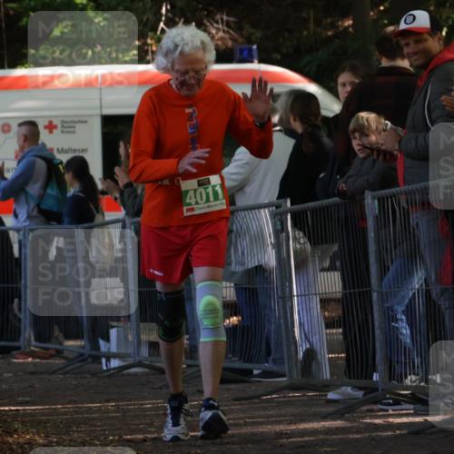 28.09.2025 - 33. Volkslauf durch das schöne Alstertal Strokosch-Dieckow http://msf.ph/oto/8963442 28.09.2025 11:04:02 Ziel 4011 meine-sportfotos.de