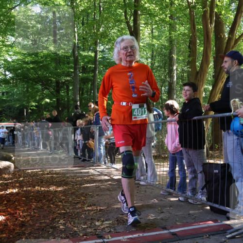 28.09.2025 - 33. Volkslauf durch das schöne Alstertal Strokosch-Dieckow http://msf.ph/oto/8963481 28.09.2025 11:04:09 Ziel 4903, 4904 meine-sportfotos.de