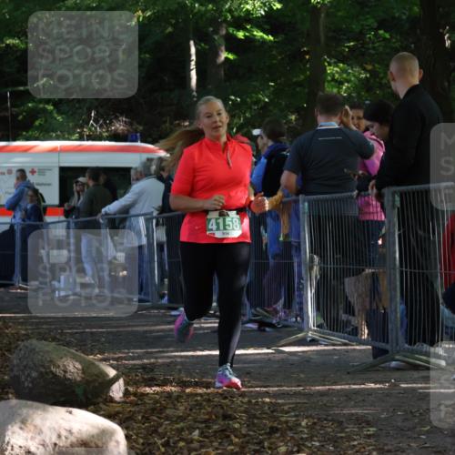 28.09.2025 - 33. Volkslauf durch das schöne Alstertal Strokosch-Dieckow http://msf.ph/oto/8963543 28.09.2025 11:04:21 Ziel 4158 meine-sportfotos.de