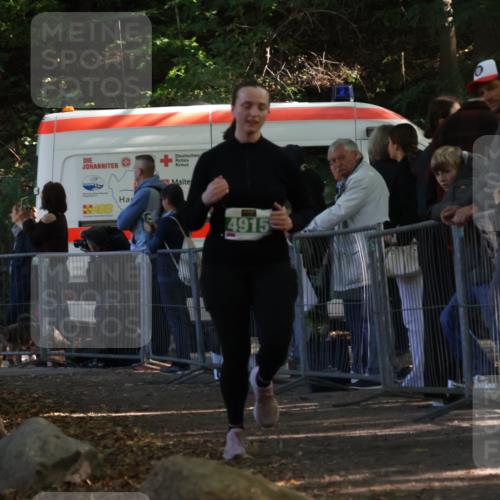 28.09.2025 - 33. Volkslauf durch das schöne Alstertal Strokosch-Dieckow http://msf.ph/oto/8963560 28.09.2025 11:05:19 Ziel 4915 meine-sportfotos.de