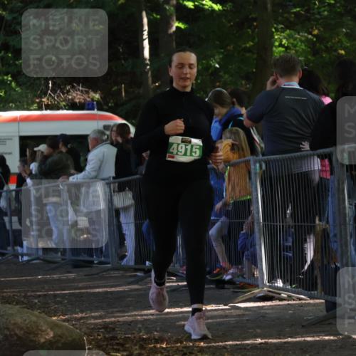 28.09.2025 - 33. Volkslauf durch das schöne Alstertal Strokosch-Dieckow http://msf.ph/oto/8963565 28.09.2025 11:05:21 Ziel 4915 meine-sportfotos.de