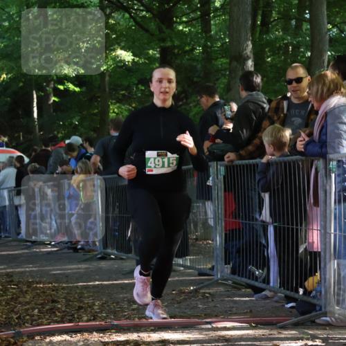 28.09.2025 - 33. Volkslauf durch das schöne Alstertal Strokosch-Dieckow http://msf.ph/oto/8963570 28.09.2025 11:05:23 Ziel 4915 meine-sportfotos.de