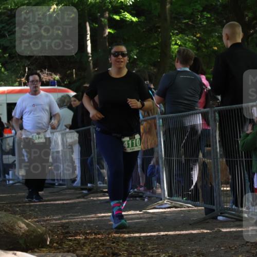 28.09.2025 - 33. Volkslauf durch das schöne Alstertal Strokosch-Dieckow http://msf.ph/oto/8963587 28.09.2025 11:05:36 Ziel 4110, 4139 meine-sportfotos.de