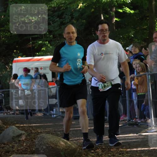 28.09.2025 - 33. Volkslauf durch das schöne Alstertal Strokosch-Dieckow http://msf.ph/oto/8963598 28.09.2025 11:05:40 Ziel 4110, 4139 meine-sportfotos.de