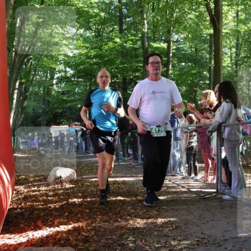 28.09.2025 - 33. Volkslauf durch das schöne Alstertal Strokosch-Dieckow http://msf.ph/oto/8963614 28.09.2025 11:05:44 Ziel 4085, 4139 meine-sportfotos.de