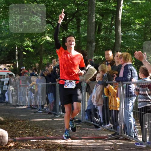 28.09.2025 - 33. Volkslauf durch das schöne Alstertal Strokosch-Dieckow http://msf.ph/oto/8964042 28.09.2025 11:09:57 Ziel 3384 meine-sportfotos.de