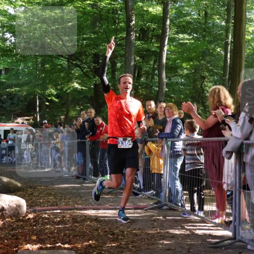 28.09.2025 - 33. Volkslauf durch das schöne Alstertal Strokosch-Dieckow http://msf.ph/oto/8964048 28.09.2025 11:09:58 Ziel 3384 meine-sportfotos.de