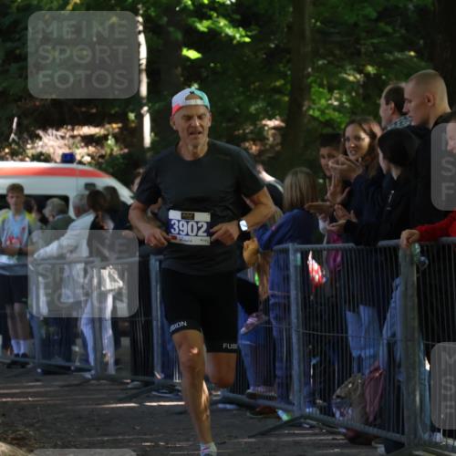 28.09.2025 - 33. Volkslauf durch das schöne Alstertal Strokosch-Dieckow http://msf.ph/oto/8964077 28.09.2025 11:10:15 Ziel 3902 meine-sportfotos.de