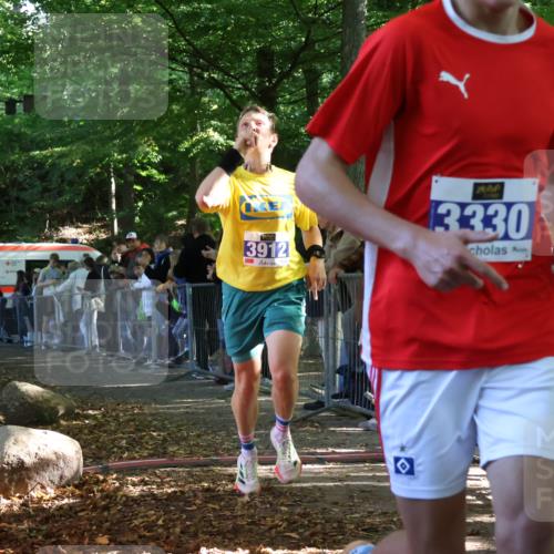 28.09.2025 - 33. Volkslauf durch das schöne Alstertal Strokosch-Dieckow http://msf.ph/oto/8964233 28.09.2025 11:11:43 Ziel 3912 meine-sportfotos.de