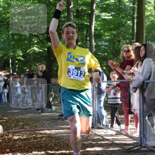 28.09.2025 - 33. Volkslauf durch das schöne Alstertal Strokosch-Dieckow http://msf.ph/oto/8964241 28.09.2025 11:11:43 Ziel 3912 meine-sportfotos.de