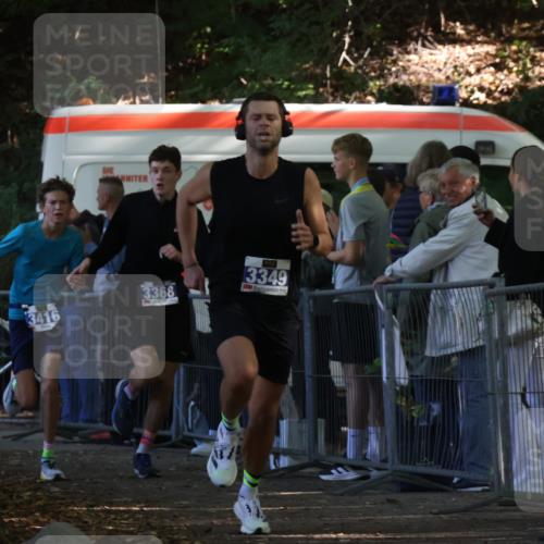 28.09.2025 - 33. Volkslauf durch das schöne Alstertal Strokosch-Dieckow http://msf.ph/oto/8964360 28.09.2025 11:12:41 Ziel 3215, 3349, 3368, 3416 meine-sportfotos.de