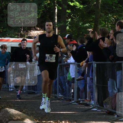 28.09.2025 - 33. Volkslauf durch das schöne Alstertal Strokosch-Dieckow http://msf.ph/oto/8964368 28.09.2025 11:12:43 Ziel 3215, 3349, 3368, 3374, 3392, 3416 meine-sportfotos.de