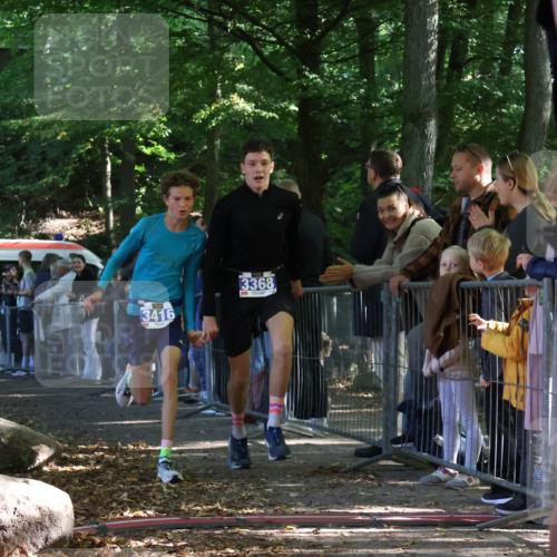 28.09.2025 - 33. Volkslauf durch das schöne Alstertal Strokosch-Dieckow http://msf.ph/oto/8964398 28.09.2025 11:12:45 Ziel 3215, 3349, 3368, 3374, 3392, 3416 meine-sportfotos.de
