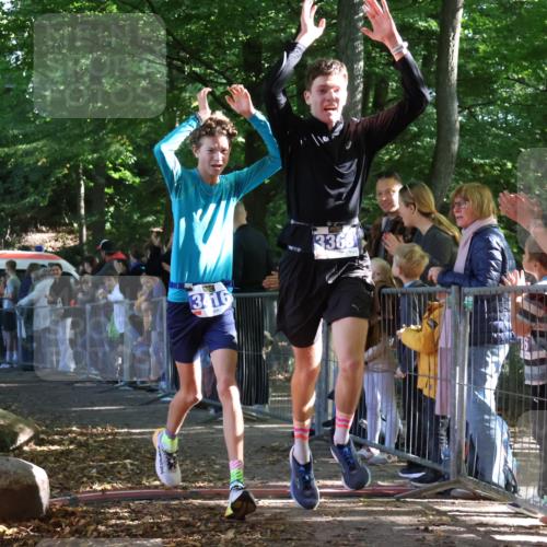 28.09.2025 - 33. Volkslauf durch das schöne Alstertal Strokosch-Dieckow http://msf.ph/oto/8964410 28.09.2025 11:12:46 Ziel 3215, 3368, 3374, 3392, 3416 meine-sportfotos.de