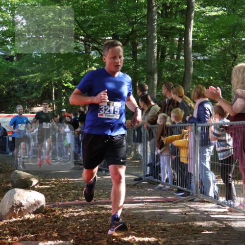 28.09.2025 - 33. Volkslauf durch das schöne Alstertal Strokosch-Dieckow http://msf.ph/oto/8964458 28.09.2025 11:12:50 Ziel 3215, 3374, 3392 meine-sportfotos.de