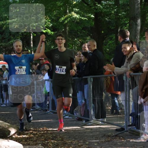 28.09.2025 - 33. Volkslauf durch das schöne Alstertal Strokosch-Dieckow http://msf.ph/oto/8964472 28.09.2025 11:12:51 Ziel 3374, 3392 meine-sportfotos.de