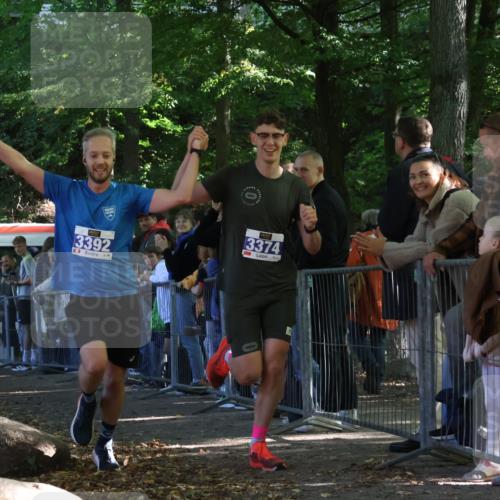 28.09.2025 - 33. Volkslauf durch das schöne Alstertal Strokosch-Dieckow http://msf.ph/oto/8964479 28.09.2025 11:12:51 Ziel 3374, 3392 meine-sportfotos.de