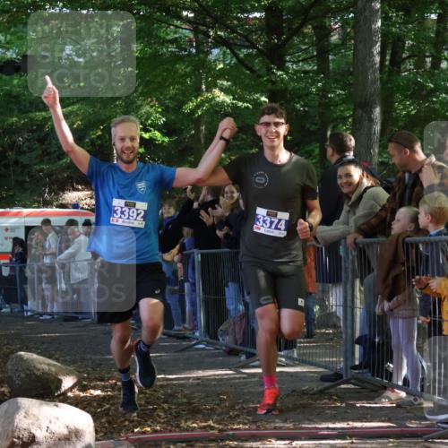 28.09.2025 - 33. Volkslauf durch das schöne Alstertal Strokosch-Dieckow http://msf.ph/oto/8964485 28.09.2025 11:12:52 Ziel 3374, 3392 meine-sportfotos.de