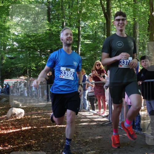 28.09.2025 - 33. Volkslauf durch das schöne Alstertal Strokosch-Dieckow http://msf.ph/oto/8964519 28.09.2025 11:12:53 Ziel 3374, 3392 meine-sportfotos.de
