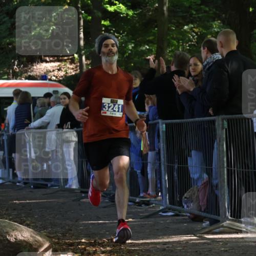 28.09.2025 - 33. Volkslauf durch das schöne Alstertal Strokosch-Dieckow http://msf.ph/oto/8964534 28.09.2025 11:13:35 Ziel 3241 meine-sportfotos.de