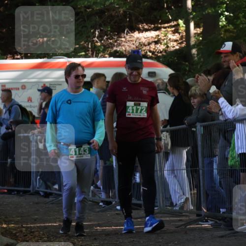 28.09.2025 - 33. Volkslauf durch das schöne Alstertal Strokosch-Dieckow http://msf.ph/oto/8964595 28.09.2025 11:14:24 Ziel 3005, 4143, 4172 meine-sportfotos.de