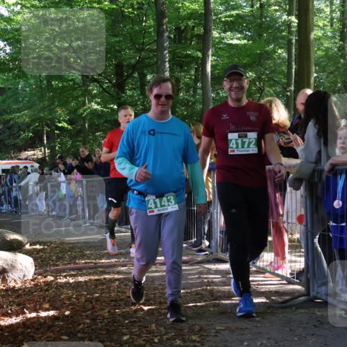 28.09.2025 - 33. Volkslauf durch das schöne Alstertal Strokosch-Dieckow http://msf.ph/oto/8964646 28.09.2025 11:14:33 Ziel 3005 meine-sportfotos.de