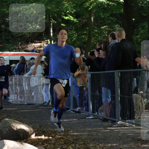 28.09.2025 - 33. Volkslauf durch das schöne Alstertal Strokosch-Dieckow http://msf.ph/oto/8964693 28.09.2025 11:14:47 Ziel 3079, 3362, 3366, 3923, 3924 meine-sportfotos.de